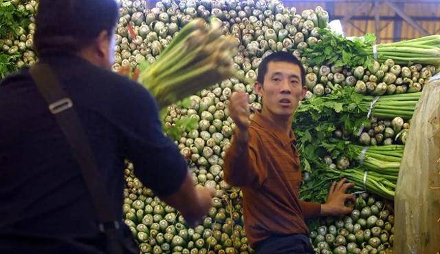 央视曝光“毒蔬菜”！008克便可致器官衰竭已流窜到全国多地